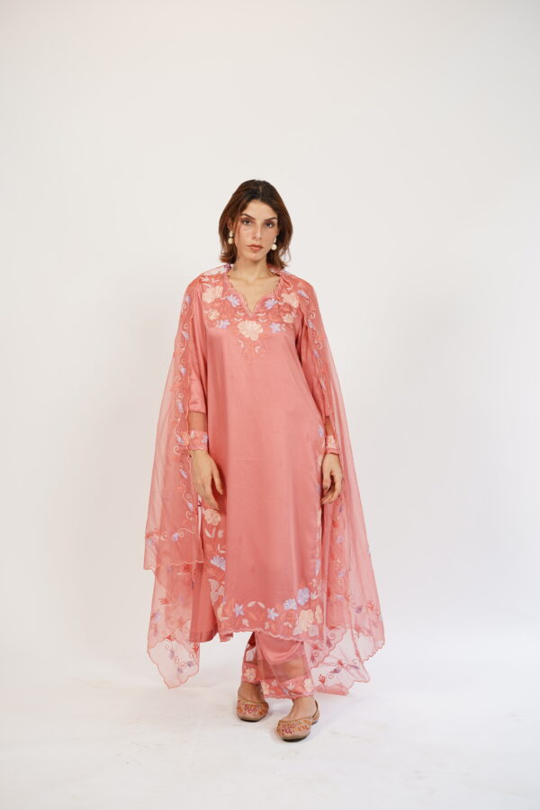 Front view of VaadiByLiza’s burnt peach floral kurta set with Aari embroidery, paired with a matching bottom and a lightweight organza dupatta.